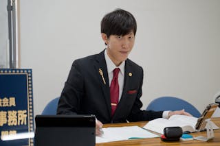 荒川朋範【荒川行政書士事務所】