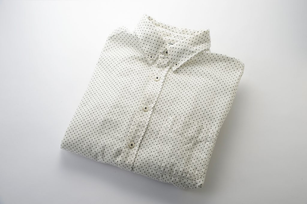 アパレルの撮影で商品を魅力的に撮るコツ 平置きとハンガーで解説 ミツモア