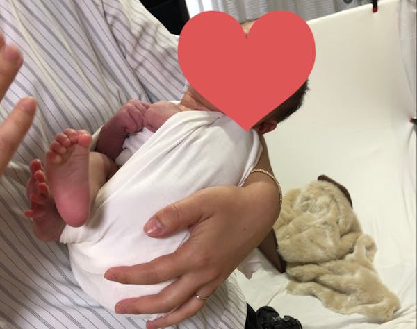 ニューボーンフォトおくるみの巻き方写真で解説 おひな巻きは自分でできる ミツモア ニューボーンフォトおくるみの巻き方写真で解説 おひな巻きは自分でできる ミツモア