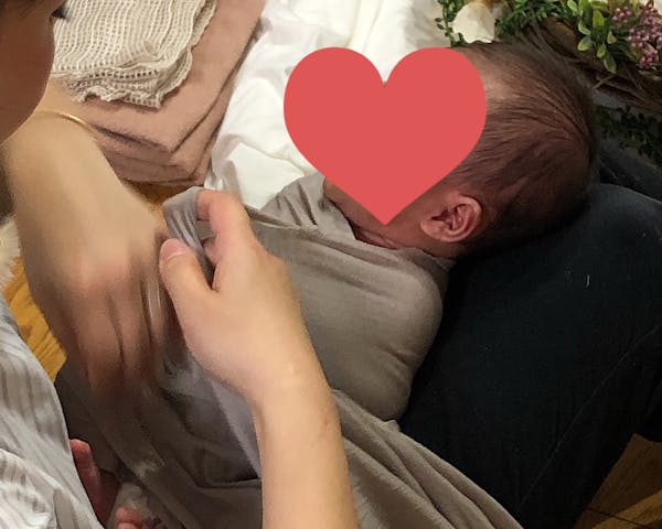 ニューボーンフォトおくるみの巻き方写真で解説 おひな巻きは自分でできる ミツモア ニューボーンフォトおくるみの巻き方写真で解説 おひな巻きは自分でできる ミツモア