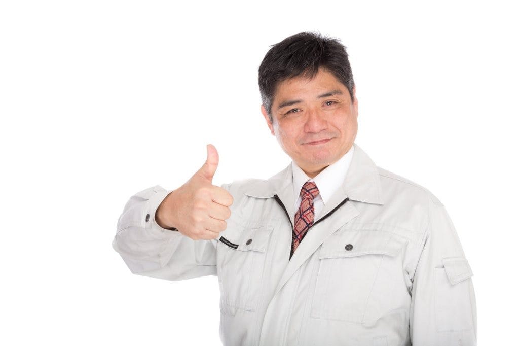 ハウスクリーニングと、クロスの張り替えです。