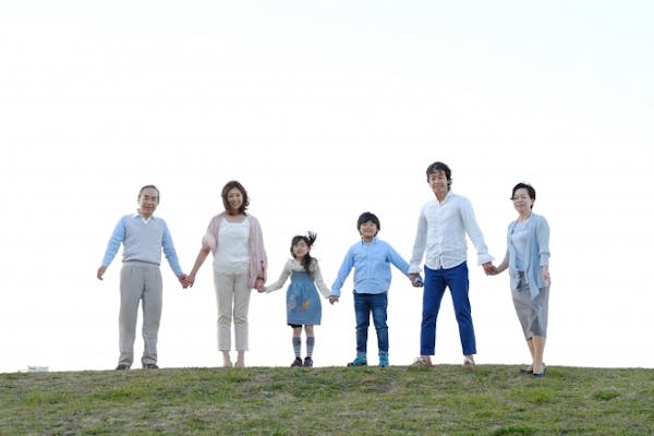 おしゃれな家族写真を撮ろう おすすめのポーズ コーデ16 3 ミツモア