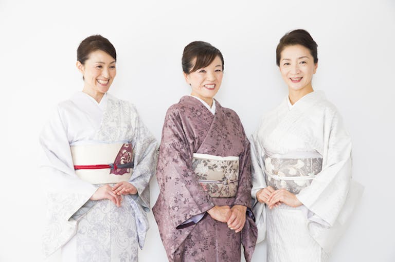 着物のコーディネートのコツ 30代 40代 50代 季節と色あわせ ミツモア 着物のコーディネートのコツ 30代 40代 50代 季節と色あわせ ミツモア