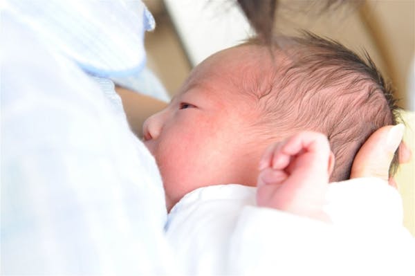 脱 普通の赤ちゃん写真 よりかわいく 悔いなく 思い出に残る1枚に ミツモア
