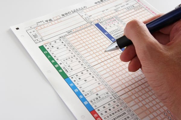 確定申告に必要な源泉徴収票がない場合の対処法 確定申告で源泉徴収票の添付は不要に ミツモア 確定申告に必要な源泉徴収票がない場合の対処法 確定申告で源泉徴収票の添付は不要に ミツモア