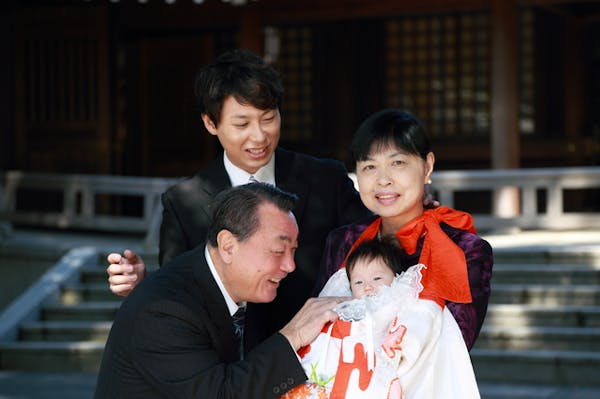 祖父母のお宮参り完全ガイド お金 服の疑問にお答えします ミツモア 祖父母のお宮参り完全ガイド お金 服の疑問にお答えします ミツモア