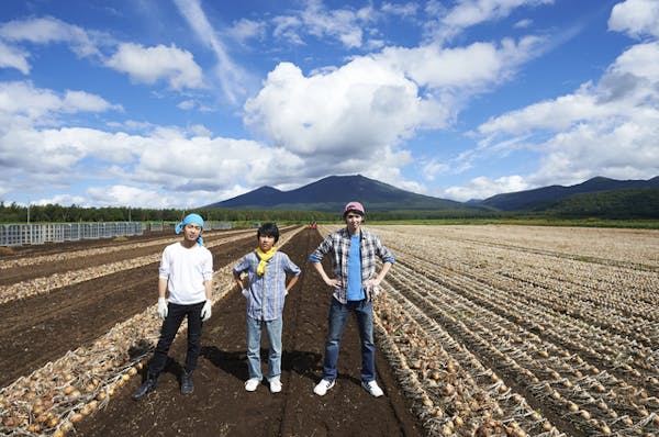 広角レンズでポートレート 撮影のコツやおすすめレンズとは ミツモア 広角レンズでポートレート 撮影のコツやおすすめレンズとは ミツモア