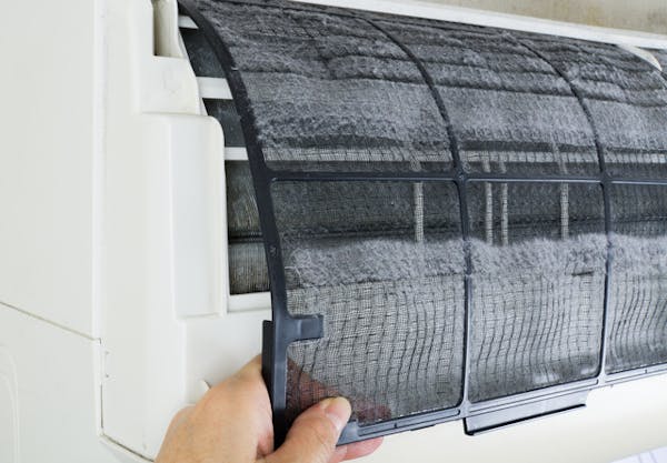 エアコンの寿命はどれくらい 買い替え 修理 見分け方教えます ミツモア