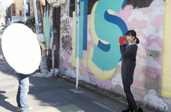 目指せ ポートレート撮影のレフ板の達人 より鮮やかに撮るコツ ミツモア 目指せ ポートレート撮影のレフ板の達人 より鮮やかに撮るコツ ミツモア
