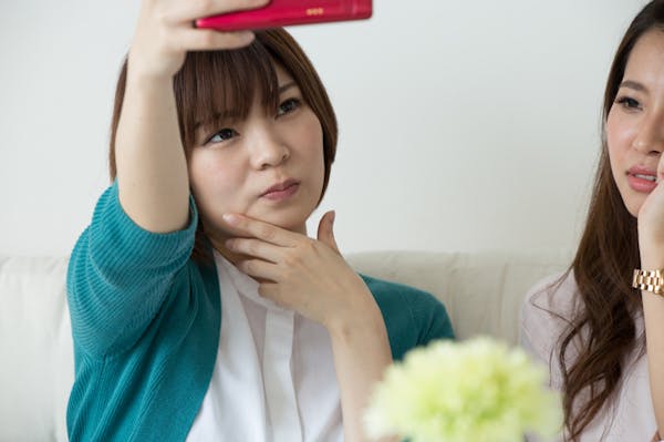 インスタグラムで映えを狙おう 自撮りで全身をうまく撮るコツを徹底解説 ミツモア インスタグラムで映えを狙おう 自撮りで全身をうまく撮るコツを徹底解説 ミツモア