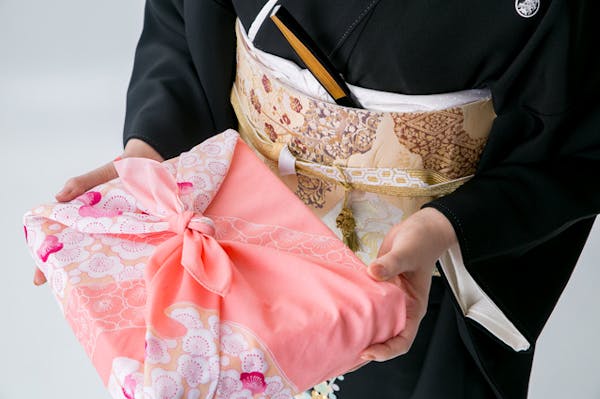 孫の七五三 祖父母からのお祝いの相場は 両親はお返しをすべき ミツモア 孫の七五三 祖父母からのお祝いの相場は 両親はお返しをすべき ミツモア