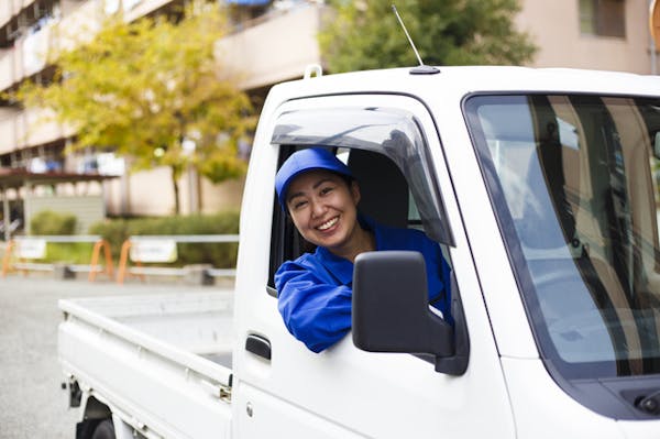 運送業者の女性