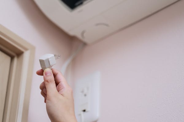 エアコンの取り付け位置 高さはどこ 効率的な運転のためのポイントや 失敗例を解説 室外機の置き場所も ミツモア エアコンの取り付け位置 高さはどこ 効率的な運転のためのポイントや 失敗例を解説 室外機の置き場所も ミツモア