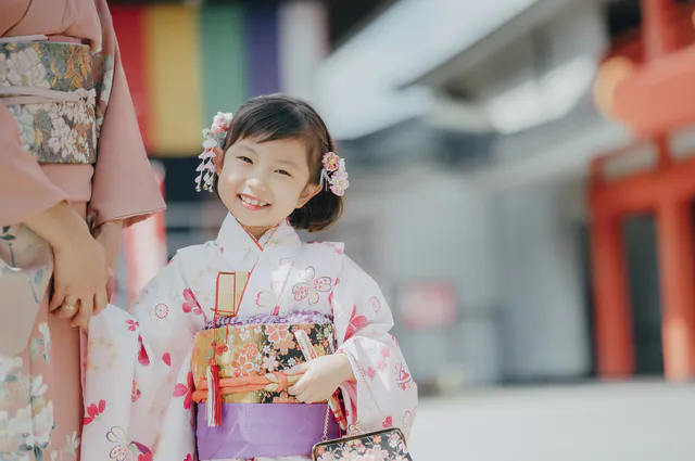 七五三 女の子 3歳と7歳のお参りはいつ 人気の着物と髪型を教えて ミツモア
