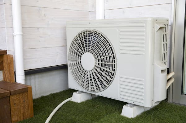 ベランダに人工芝を敷こう 費用は デメリットは 気になるポイント ミツモア ベランダに人工芝を敷こう 費用は デメリットは 気になるポイント ミツモア