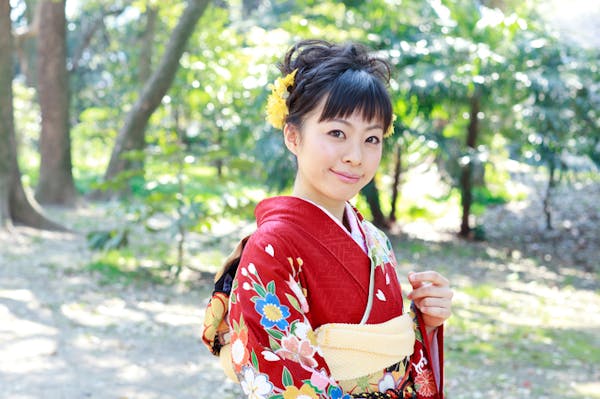 成人式の前髪はあり なし 流したり 編み込んだり最旬アレンジ紹介 ミツモア 成人式の前髪はあり なし 流したり 編み込んだり最旬アレンジ紹介 ミツモア