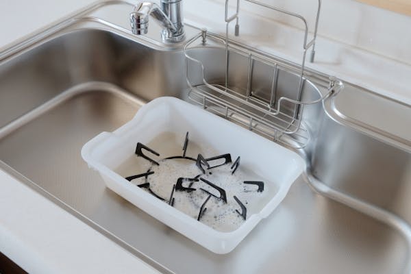 汚れの程度別 五徳の汚れを重曹でお掃除 普段のお手入れも紹介 ミツモア