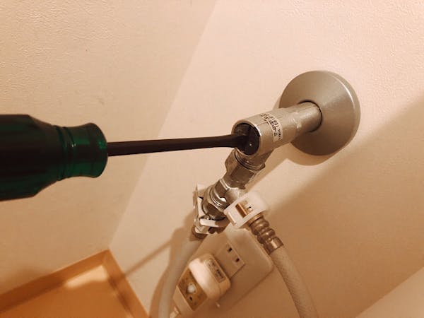トイレタンクの掃除方法 オキシクリーンや重曹が効果的 ミツモア