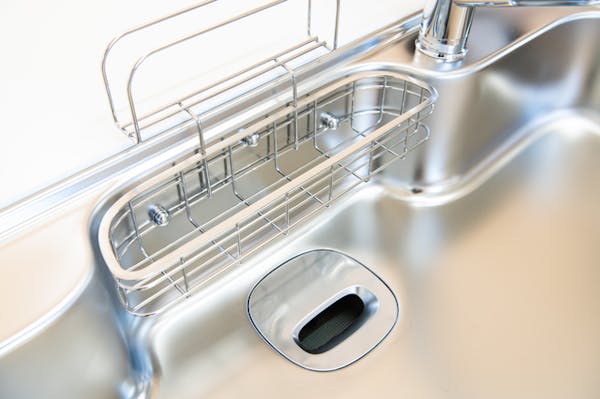 ステンレスの水垢掃除を解説 アルミホイルで簡単キレイに ミツモア ステンレスの水垢掃除を解説 アルミホイルで簡単キレイに ミツモア