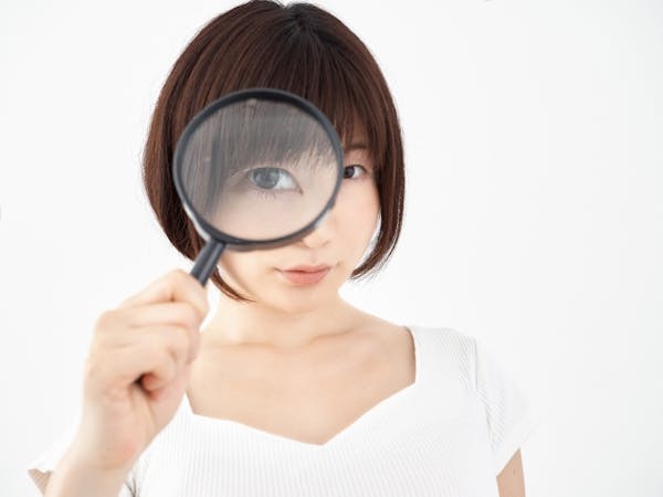 お風呂の床の黒ずみ掃除方法を原因別に徹底解説 ミツモア お風呂の床の黒ずみ掃除方法を原因別に徹底解説 ミツモア