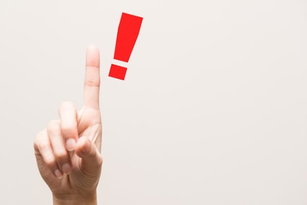 蜘蛛の巣の掃除は身近なアイテムで 予防スプレーの作り方も紹介 ミツモア 蜘蛛の巣の掃除は身近なアイテムで 予防スプレーの作り方も紹介 ミツモア