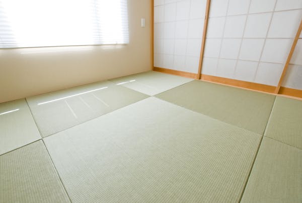 琉球畳は普通の畳と何が違う メリット デメリットを把握して おしゃれにリフォームしよう ミツモア 琉球畳は普通の畳と何が違う メリット デメリットを把握して おしゃれにリフォームしよう ミツモア