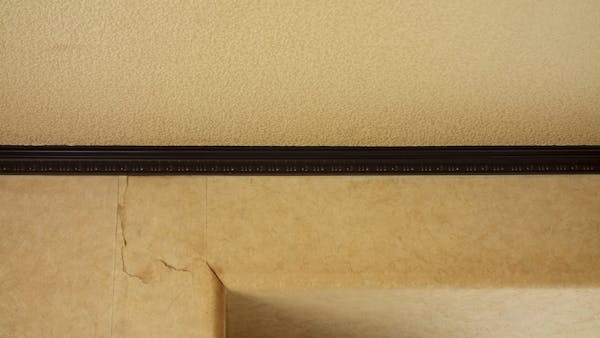 壁紙のヤニを落とす8つの道具と予防法を紹介します ミツモア 壁紙のヤニを落とす8つの道具と予防法を紹介します ミツモア