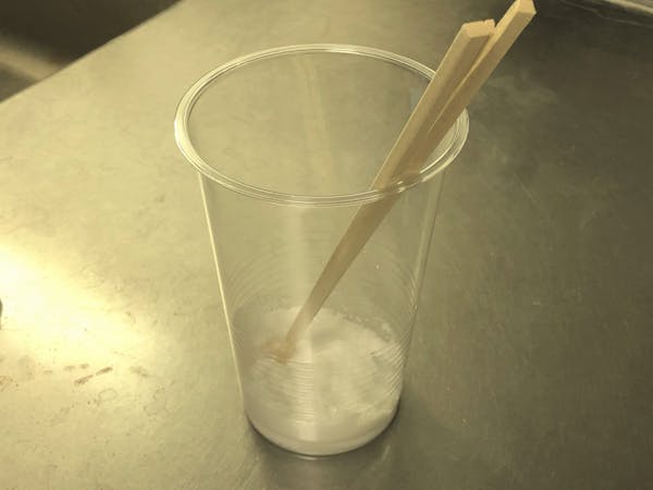 壁紙のカビを安全に取り除く3つの方法 クエン酸や重曹が大活躍 ミツモア 壁紙のカビを安全に取り除く3つの方法 クエン酸や重曹が大活躍 ミツモア