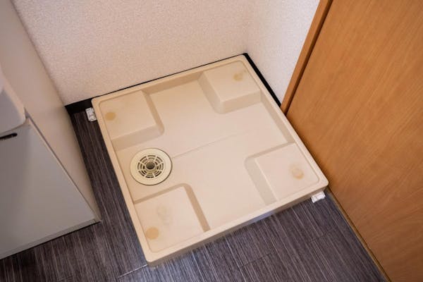 洗濯パンの掃除方法 かんたんに掃除するためのグッズも紹介 ミツモア 洗濯パンの掃除方法 かんたんに掃除するためのグッズも紹介 ミツモア