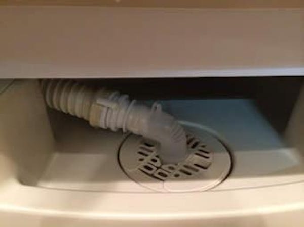 洗濯機の臭いは排水トラップが原因 キレイに掃除するためのコツ ミツモア 洗濯機の臭いは排水トラップが原因 キレイに掃除するためのコツ ミツモア