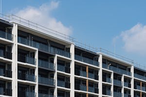 蜘蛛の巣の掃除は身近なアイテムで 予防スプレーの作り方も紹介 ミツモア 蜘蛛の巣の掃除は身近なアイテムで 予防スプレーの作り方も紹介 ミツモア