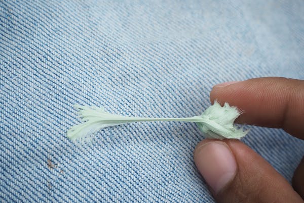 ガムの取り方6選 服や靴に付いたガムの対処法を紹介 ミツモア ガムの取り方6選 服や靴に付いたガムの対処法を紹介 ミツモア