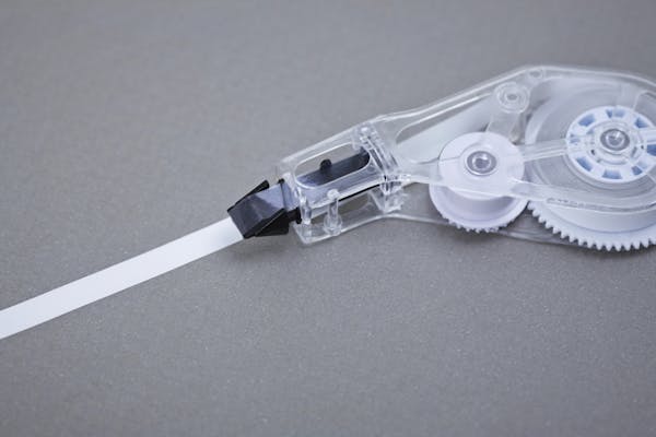 壁紙汚れの落とし方を汚れ別に解説 台所用中性洗剤やセスキが大活躍 ミツモア 壁紙汚れの落とし方を汚れ別に解説 台所用中性洗剤やセスキが大活躍 ミツモア