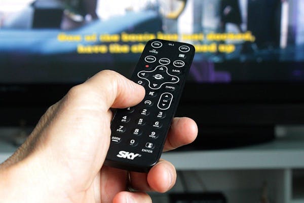 テレビのノイズの原因はブロックノイズかも 原因ごとの対処法を解説 ミツモア テレビのノイズの原因はブロックノイズかも 原因ごとの対処法を解説 ミツモア