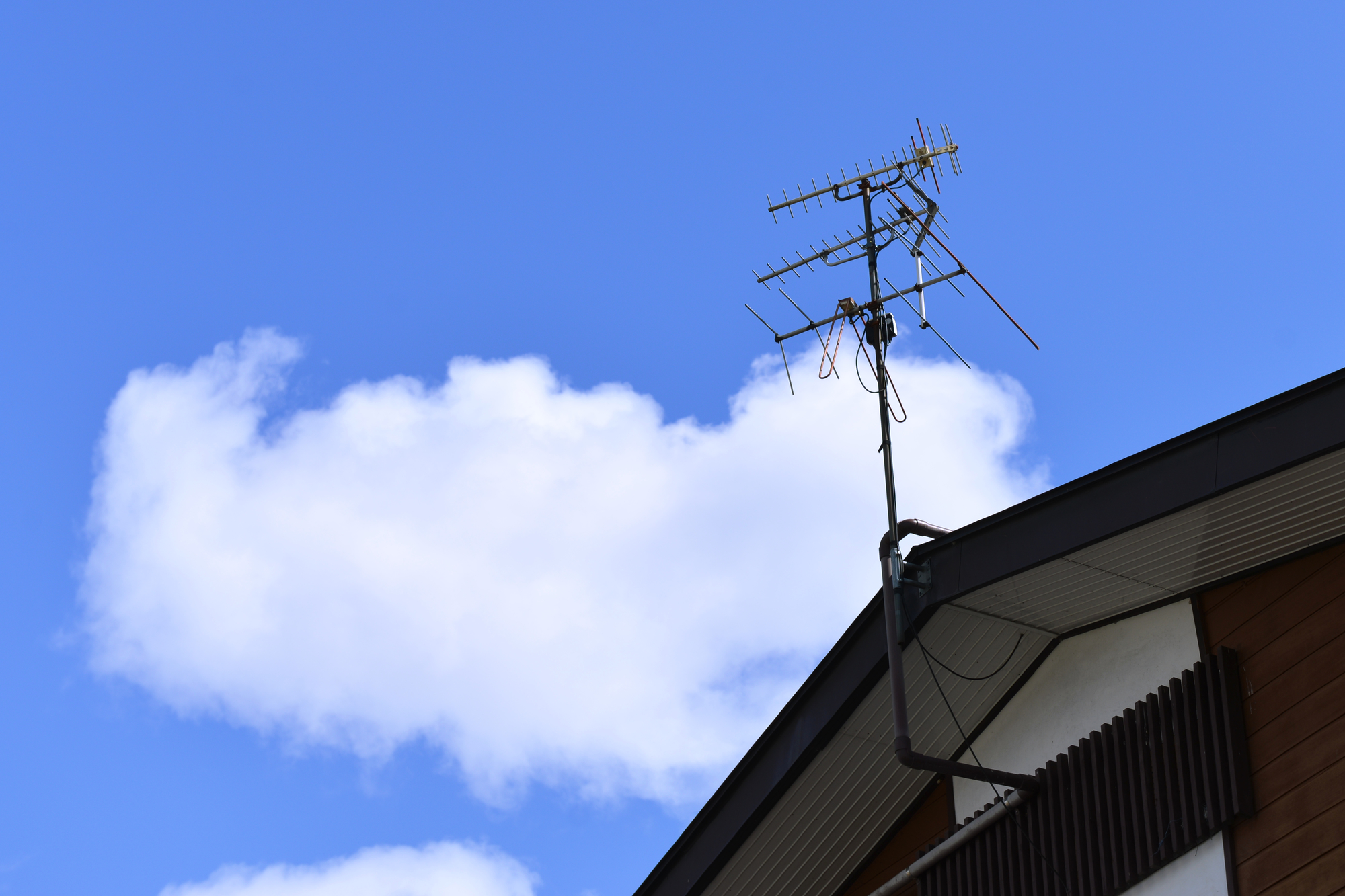 アンテナレベルが低い原因は テレビの映りが悪いときの対処法 ミツモア