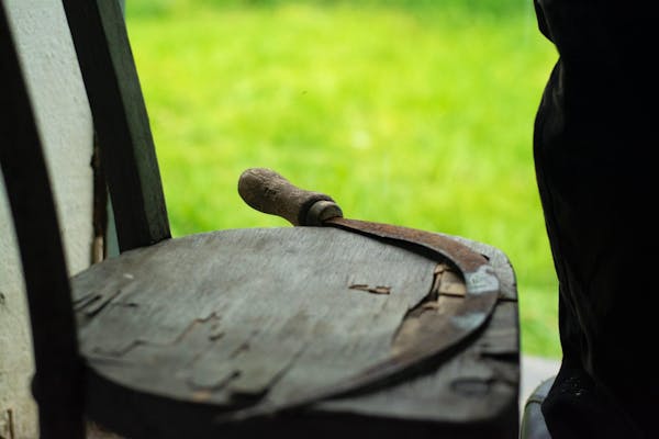 便利な道具で草取りをもっと楽に 安全に草取りするコツも紹介 ミツモア 便利な道具で草取りをもっと楽に 安全に草取りするコツも紹介 ミツモア