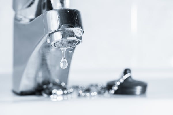 洗面台の排水管を自分で交換しよう 交換の注意点と気になる費用は ミツモア 洗面台の排水管を自分で交換しよう 交換の注意点と気になる費用は ミツモア
