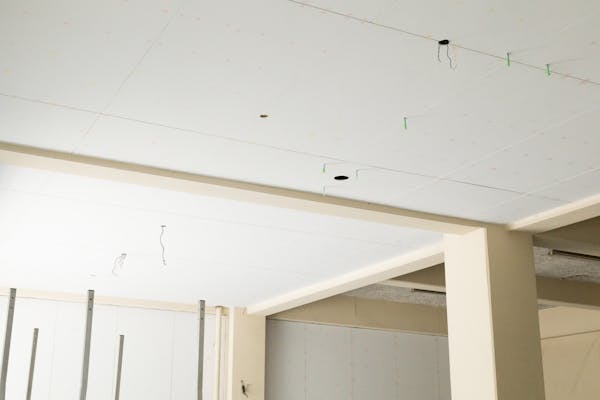 ケイカル板の塗装方法は Diyのコツや注意点 費用などを徹底解説 ミツモア ケイカル板の塗装方法は Diyのコツや注意点 費用などを徹底解説 ミツモア