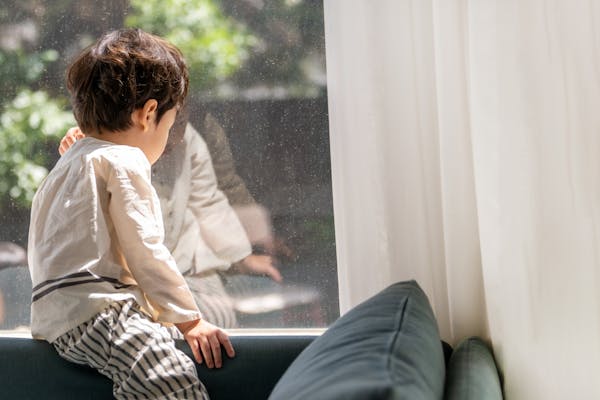 網戸の外し方 取り付け方を解説 タイプやメーカーによる違いは ミツモア 網戸の外し方 取り付け方を解説 タイプやメーカーによる違いは ミツモア