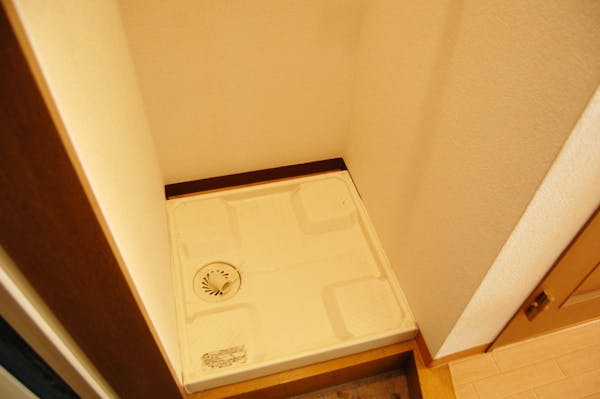 洗濯機の排水口掃除の方法は 汚れを防ぐ方法や掃除の頻度も解説 ミツモア 洗濯機の排水口掃除の方法は 汚れを防ぐ方法や掃除の頻度も解説 ミツモア