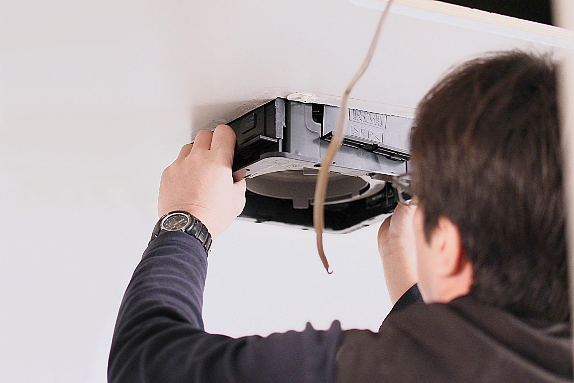 浴室換気扇の交換 修理の費用相場 工事内容の内訳や安く抑える方法 どこに頼むべきかの全体像を解説 ミツモア