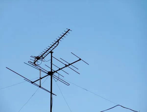 Vhfアンテナに使い道はある Uhfアンテナとの違いや撤去費用も ミツモア