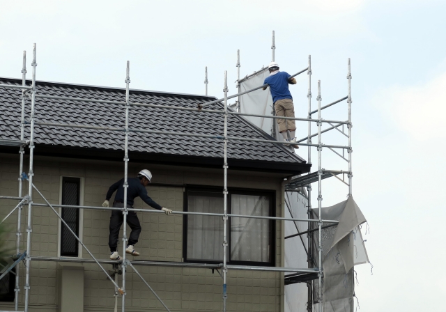 外壁塗装の「足場」費用、単価や相場は？トラブルを避けるための注意点まで徹底解説