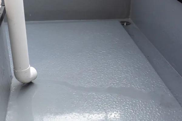 ベランダ バルコニー防水工事は種類によってどう違う それぞれメリット デメリットや補修時期 費用相場など徹底解説 ミツモア ベランダ バルコニー防水工事は種類によってどう違う それぞれメリット デメリットや補修時期 費用相場など徹底解説 ミツモア