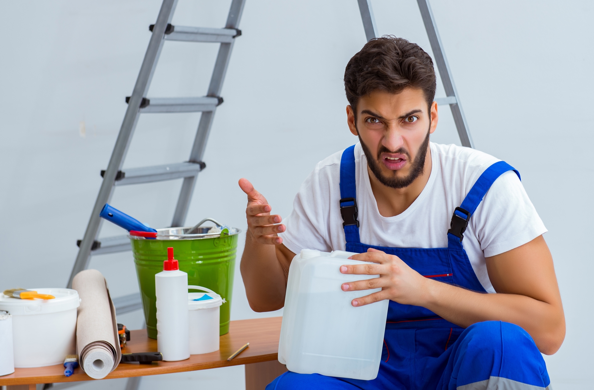 弱溶剤塗料とは 種類の違い メリット デメリットがまるわかり 強溶剤との違いは ミツモア