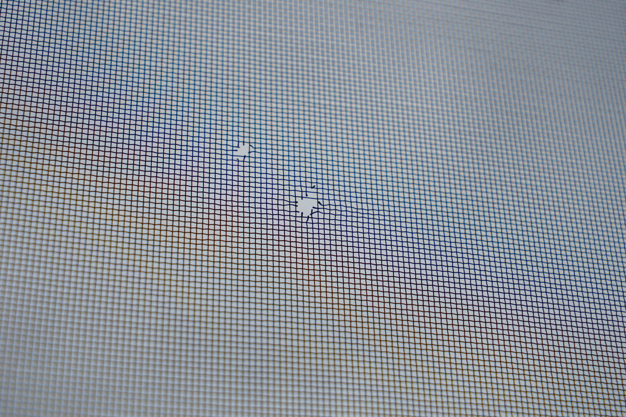 穴 破れ たわみは自分で直せる 網戸をシールやテープで補修する方法 賃貸の場合は ミツモア