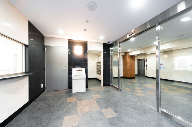 女性の一人暮らしでするべき防犯対策 方法やおすすめグッズを紹介 ミツモア