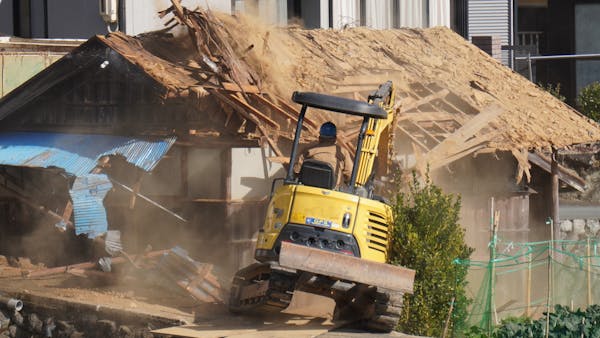 家屋解体の補助金は自分の地域でも貰える 金額や条件 申請方法などを徹底解説 ミツモア 家屋解体の補助金は自分の地域でも貰える 金額や条件 申請方法などを徹底解説 ミツモア