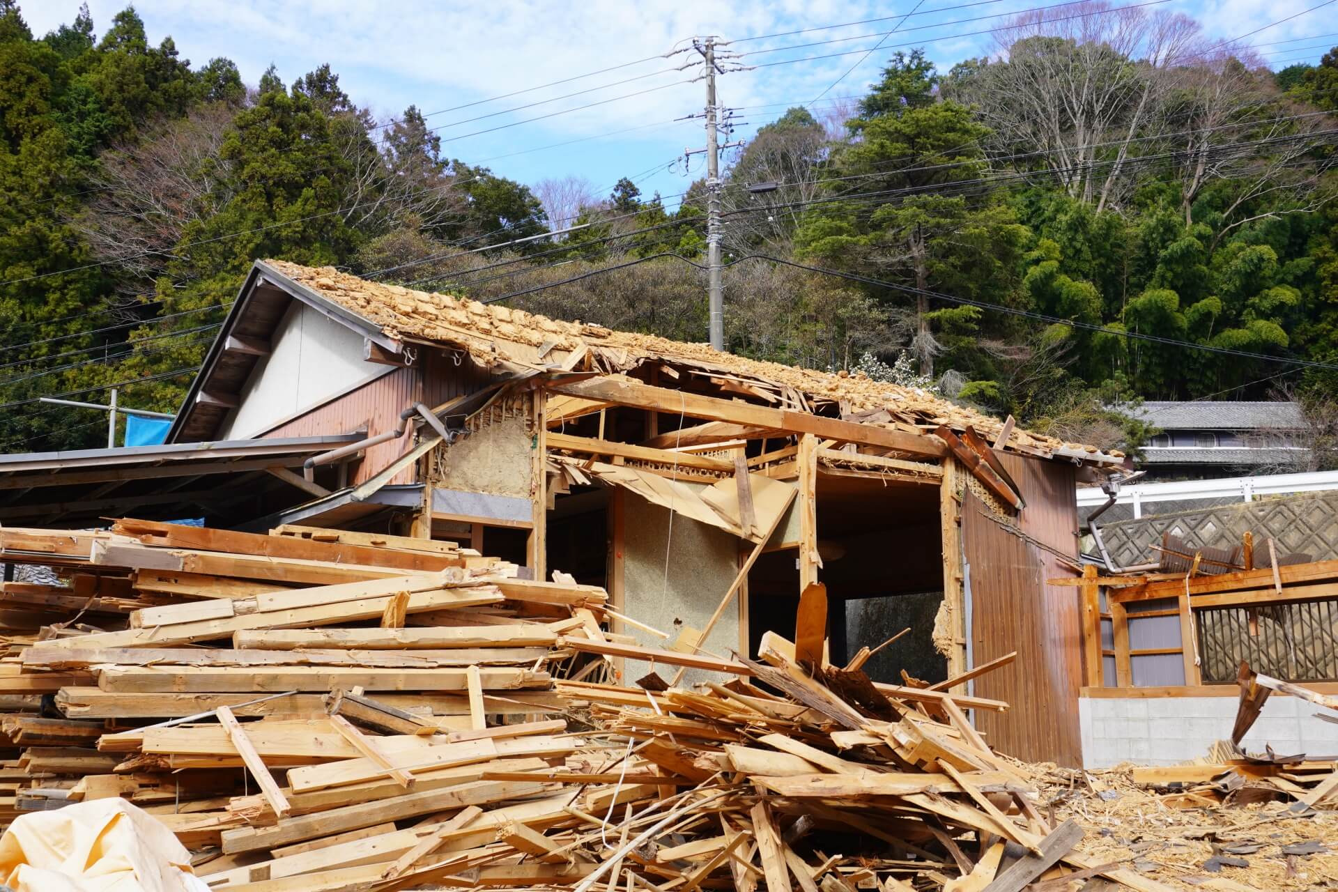 家屋解体に必要な6つの手続きまとめ！提出書類や期日・申請方法などを解説！