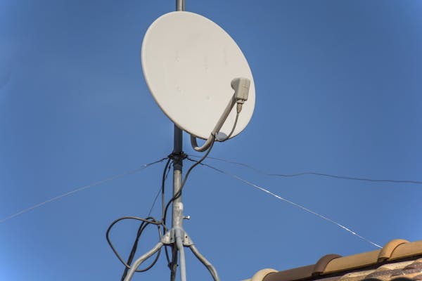Bs Csアンテナを室内設置する方法 手順を紹介 電波強度や障害物など よくあるトラブルに注意 ミツモア Bs Csアンテナを室内設置する方法 手順を紹介 電波強度や障害物など よくあるトラブルに注意 ミツモア